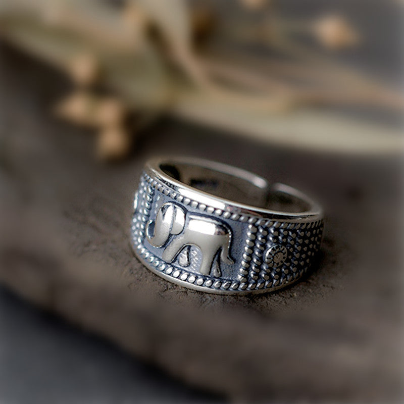 Vintage Thai Silver Distressed Elephant Ring